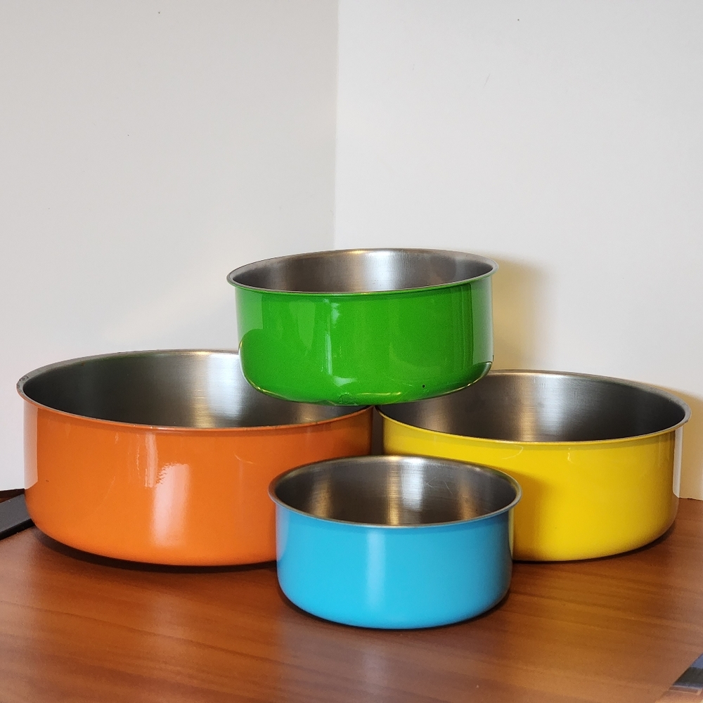 4pc Vintage MCM Tin Primary Colors Enamel Nesting Bowls